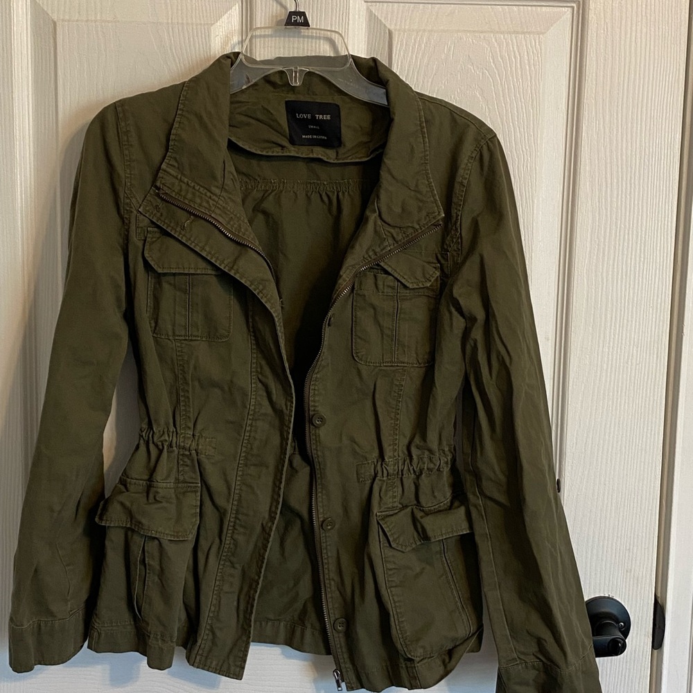 Love Tree Women's Olive Jacket Size Small EUC super cute jacket!
